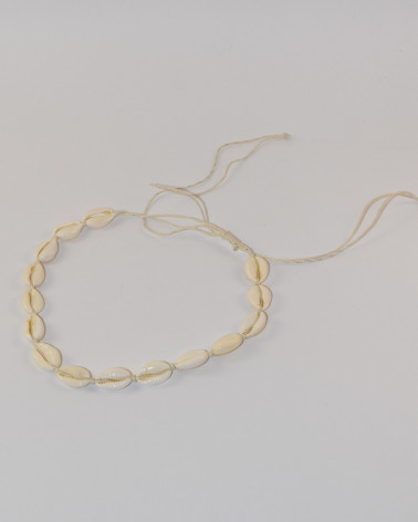 Necklace with shells, light - 1